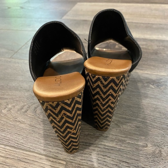 Black chevron wedges - Picture 3 of 3